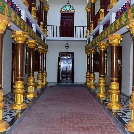 Chettinad Manor Hotel Kānādukāttān Екстериор снимка