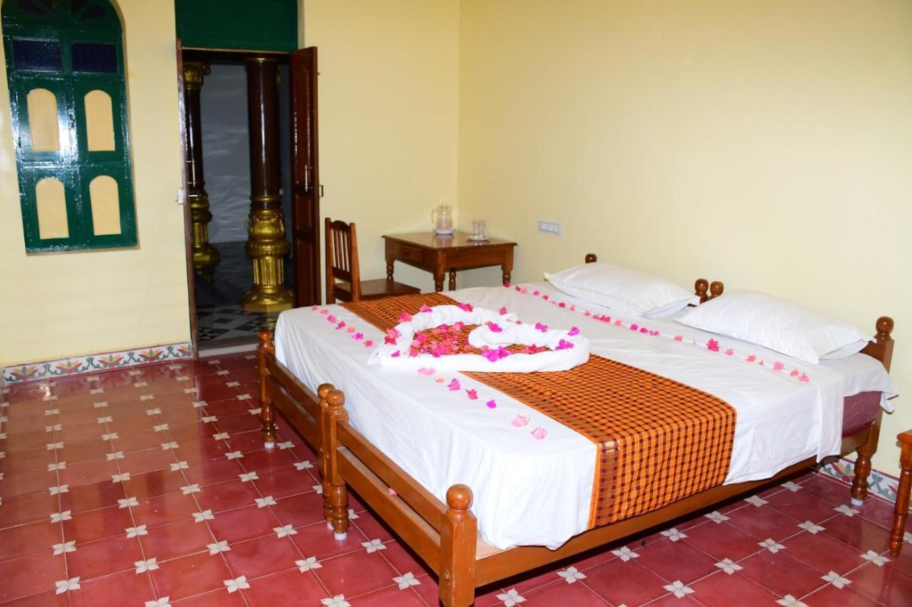 Chettinad Manor Hotel Kānādukāttān Екстериор снимка