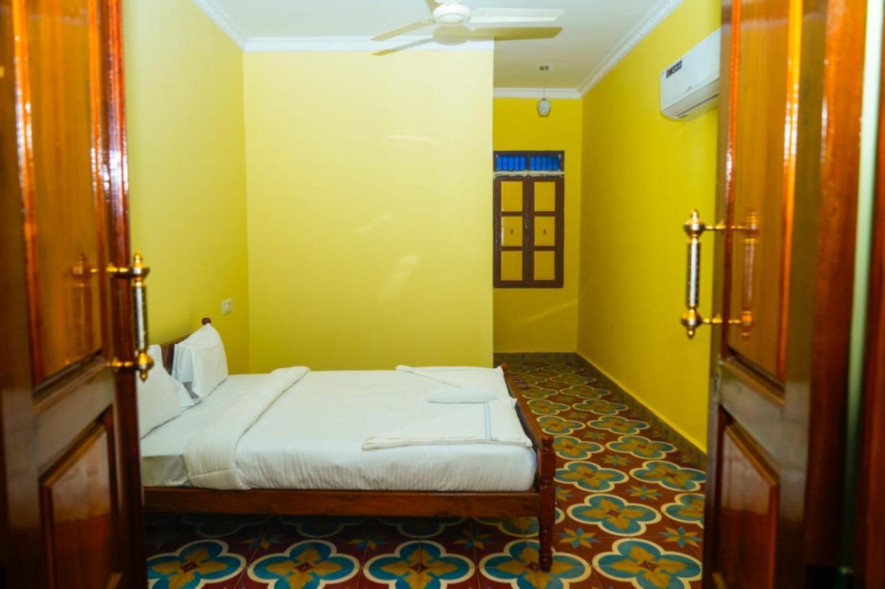 Chettinad Manor Hotel Kānādukāttān Екстериор снимка